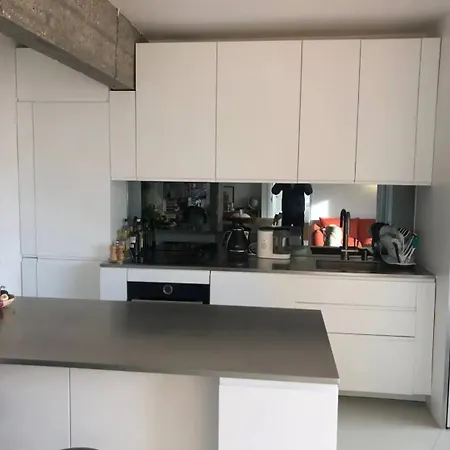 Moderne, Vue Sur Les Toits Et Plein Sud *